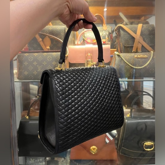 🖤 100% AUTHENTIC VINTAGE BALLY QUILTED LAMB LEATHER BAG 🖤 - Picture 3 of 7